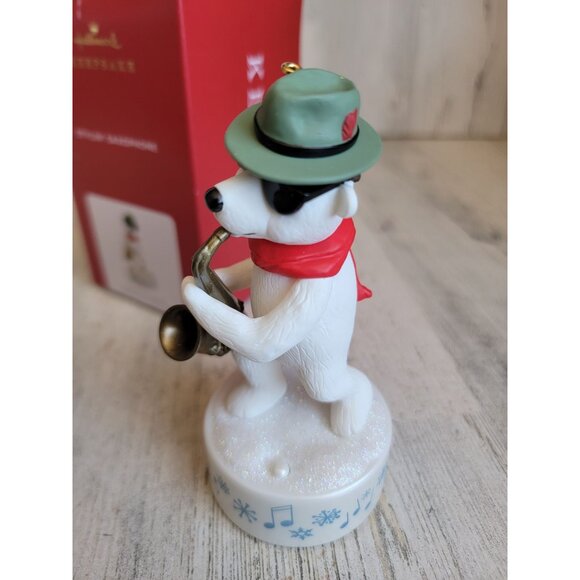 Hallmark stylin' saxophone magic ornament Xmas polar bear - Picture 2 of 6
